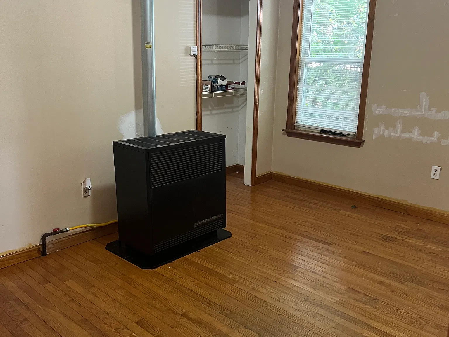 2 bed, 1000 sqft, $1,700 — Photo 3