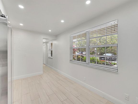 3rd image of 823 Cypress Boulevard #102