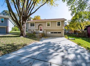 15011 Davenport Cir, Omaha, NE 68154