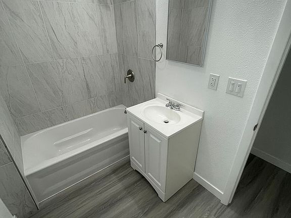 2nd image of 1325 Stanley Ave APT 1