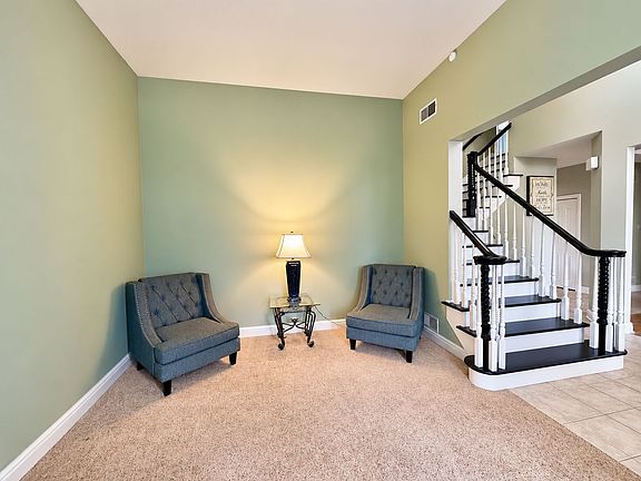 5th image of 106 Hancock Cir
