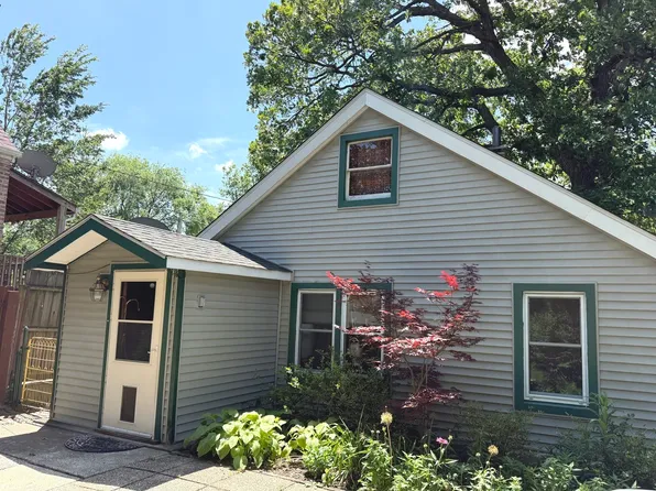 2110 N Mobile Ave, Chicago, IL 60639