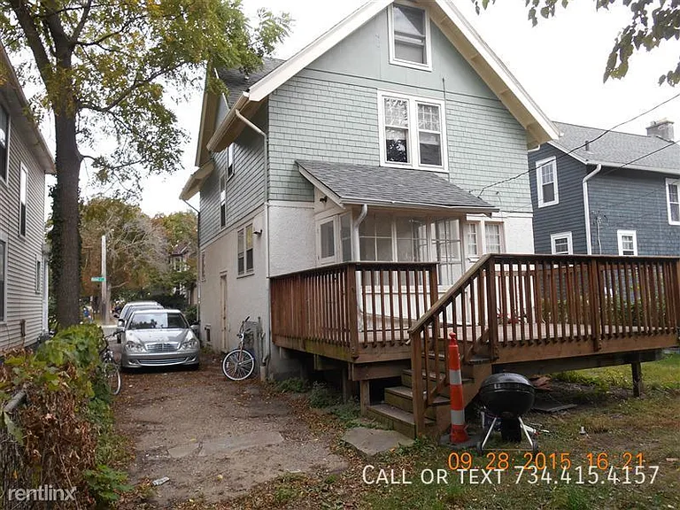 1002 Packard St — Photo 7