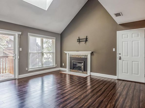 5121 Hollow Wood Ct APT D, Saint Louis, MO 63128