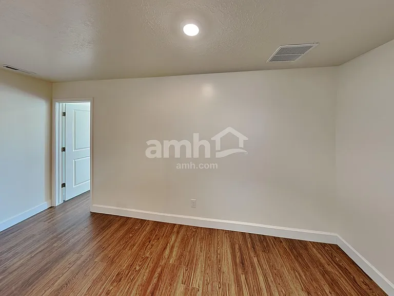 1176 N Wagon Way — Photo 8