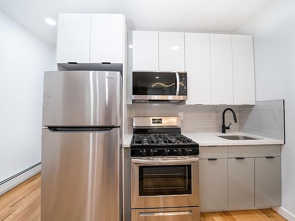 2nd image of 623 Bramhall Ave Floor 1