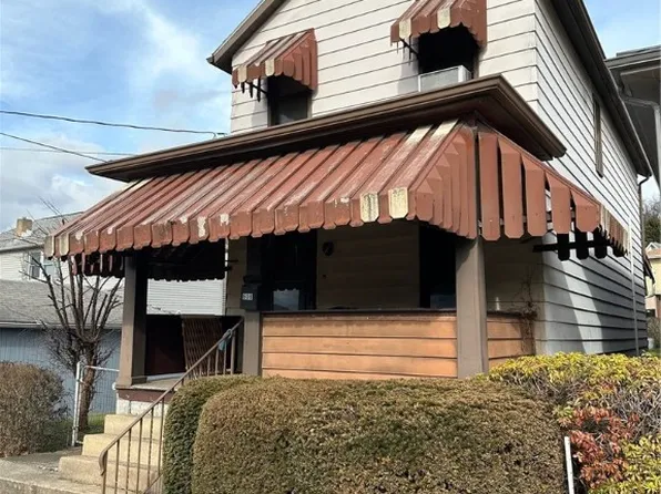 608 8th St, Pitcairn, PA 15140