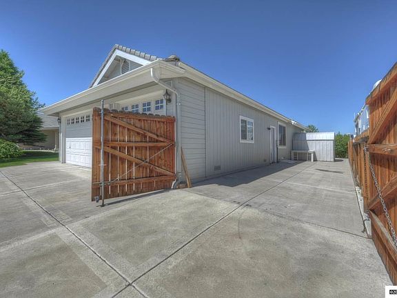 3rd image of 4365 Desert Hills Dr