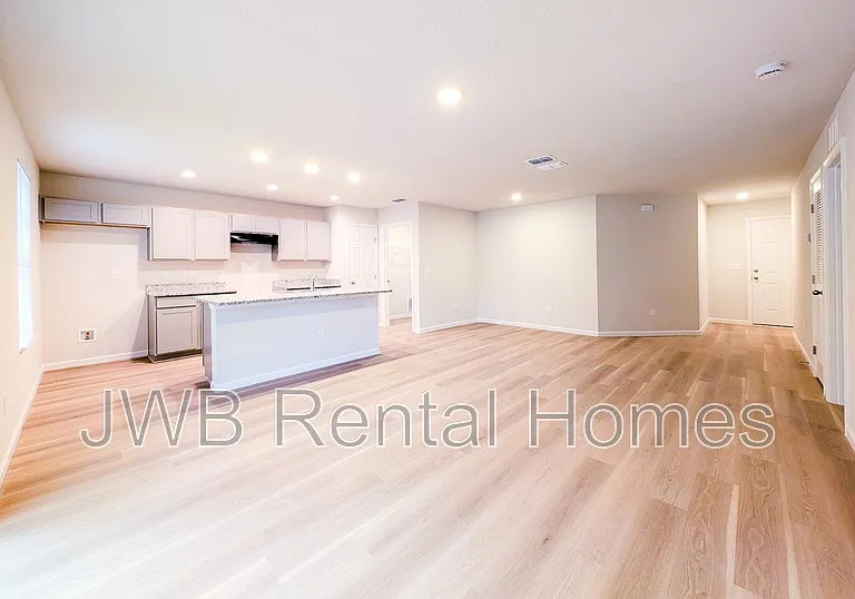 3627 McMillan Ave — Photo 3