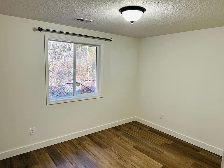 18820 NE Sunrise Ln — Photo 23