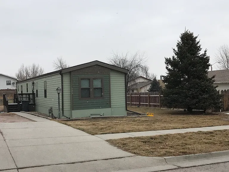 606 Flamingo Dr — Photo 1