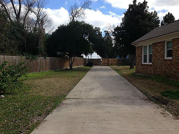 2nd image of 8557 N Bayou Dr