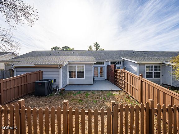 3rd image of 3817 Mayfield Court