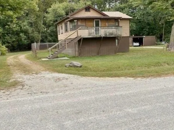 328 Island Ave, East Moline, IL 61244