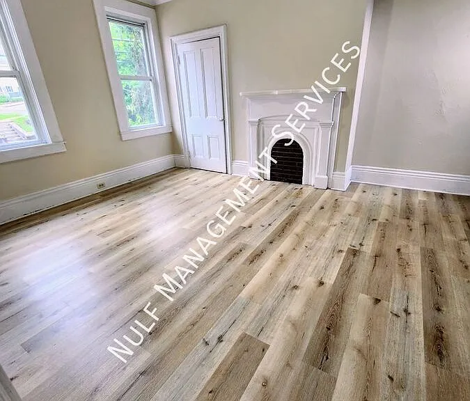 1607 Arlington Ave — Photo 4