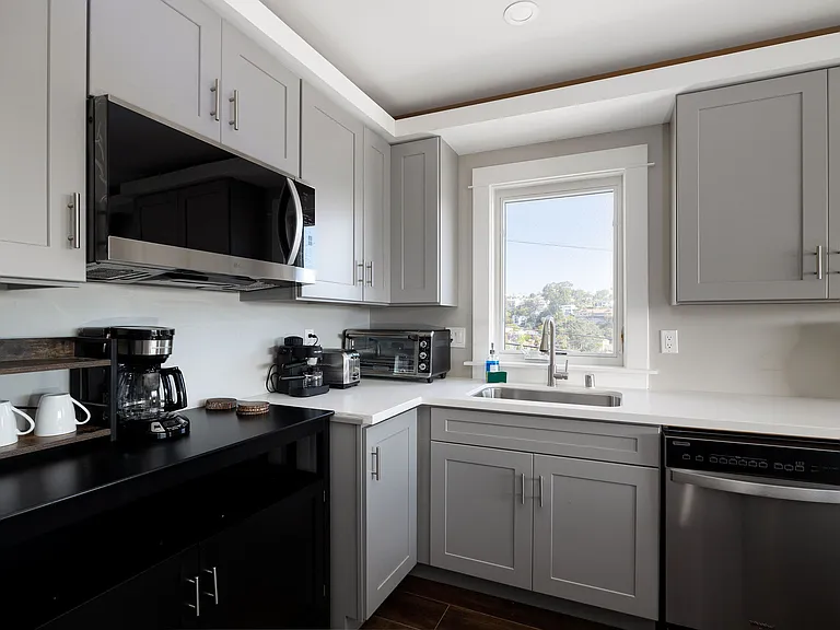 802 W Nutmeg St — Photo 23
