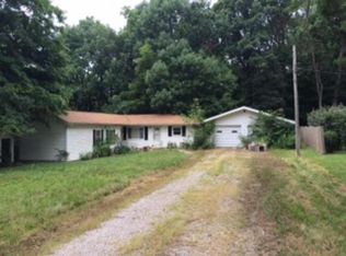 1316 S Iowa St, Ashmore, IL 61912