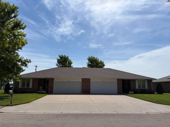 2804 Nottingham Dr, Hutchinson, KS 67502