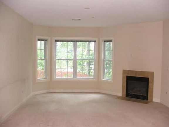 5th image of 80 Carriage Way Unit 4