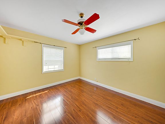 5th image of 415 N Toland Ave