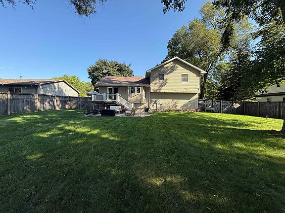 5th image of 906 Vicki Dr