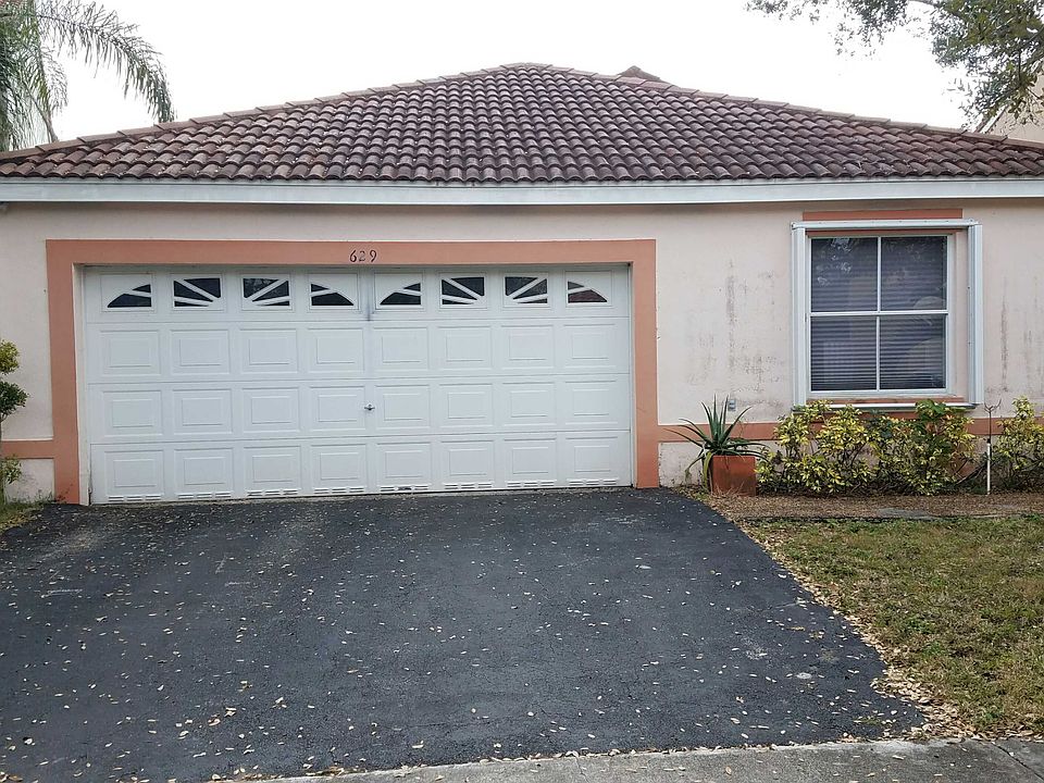 1st image of 629 Stanton Ln