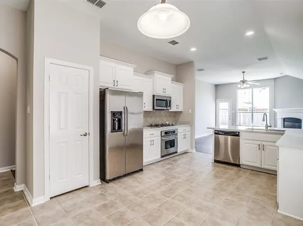 2692 Lake Ridge Dr, Little Elm, TX 75068