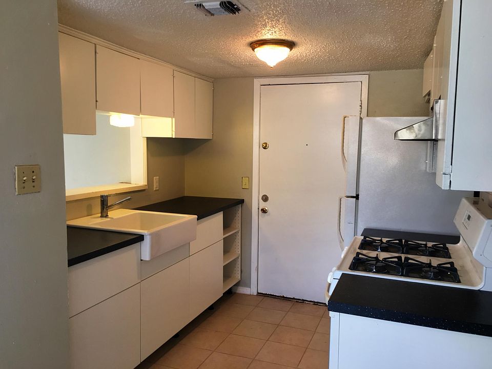 1st image of 1310 Colony Creek Dr #B