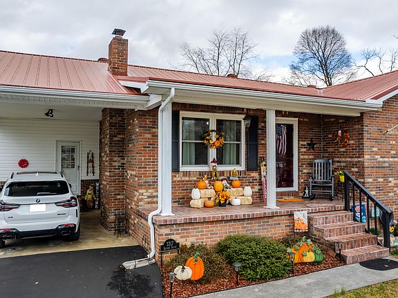 4th image of 3317 Sunset Dr