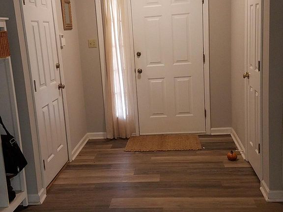 4th image of 1508 Clear Brook Dr