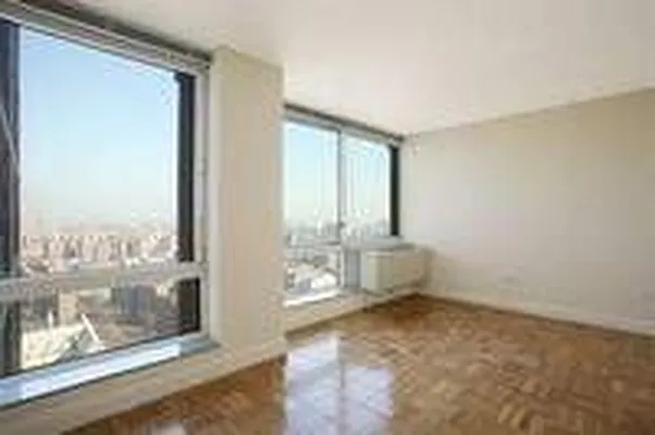 Rented by RSNY Realty | media 7