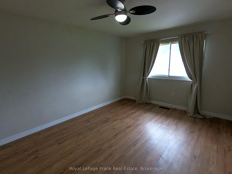 1167 Weller St #MAIN FLOOR — Photo 10
