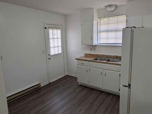 4th image of 1125 Campbell St