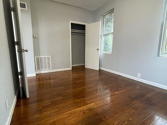3rd image of 312 14th Ave #5