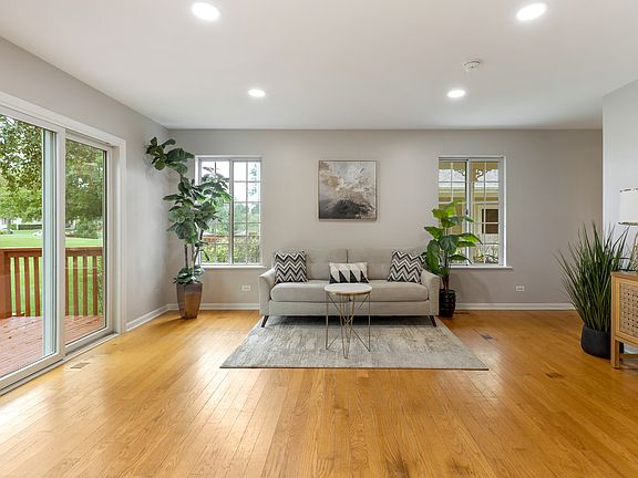 3rd image of 254 Village Creek Dr