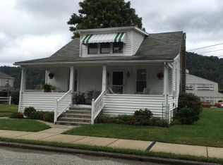 131-131 N 1st Ave, Paden City, WV
