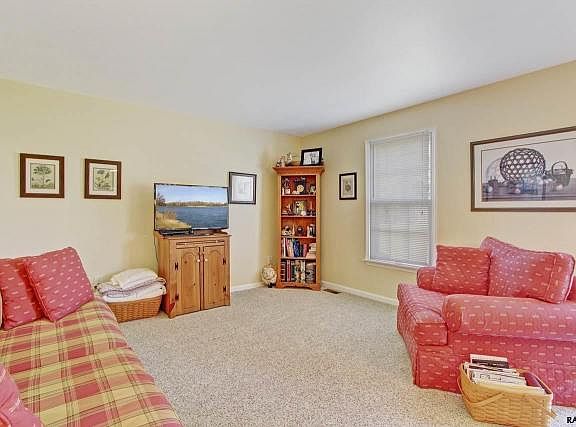 2nd image of 6 Old Farm Ln