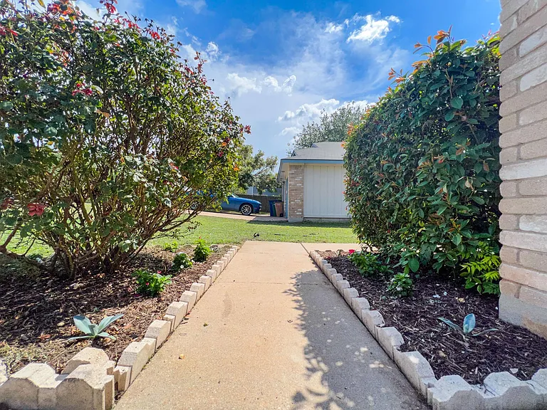 12004 Thompkins Dr — Photo 13