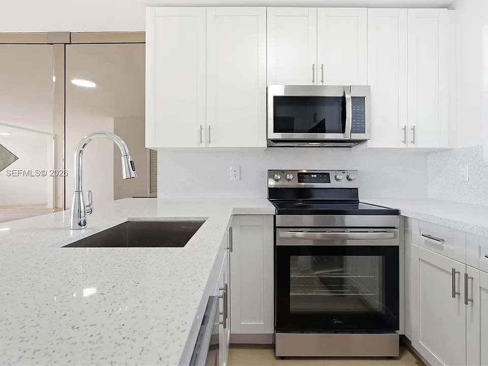 2950 SW 3rd Ave #8