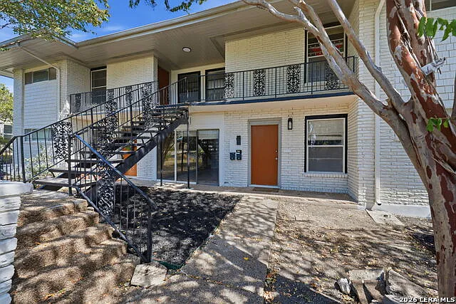 2 bed, 1.0 bath, 900 sqft, $1,400 — Photo 3