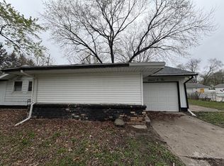 1102 Harmon St, Danville, IL 61832