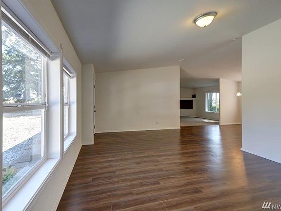 5th image of 17806 45th Ave E
