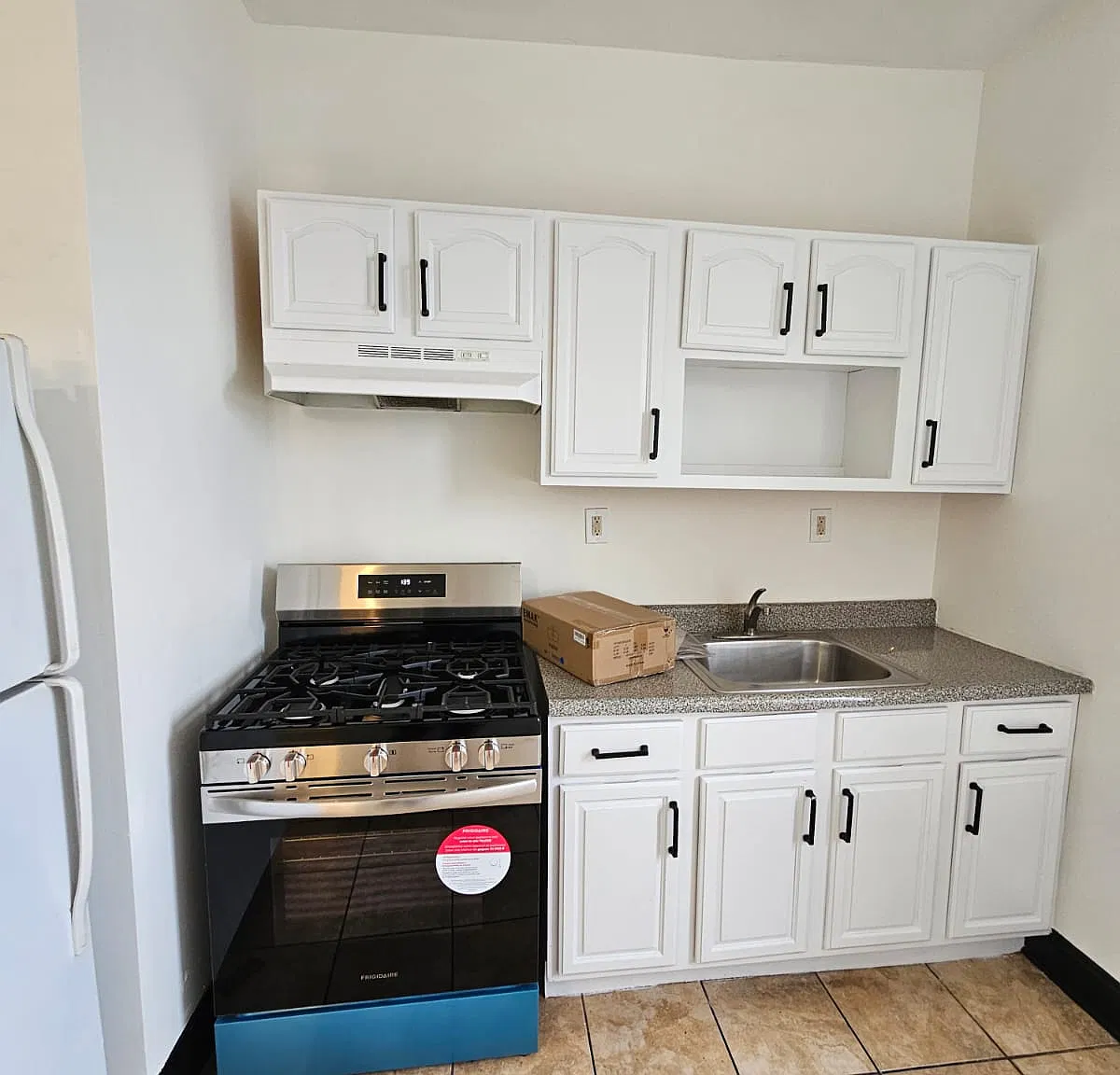 1183 Broad St — Photo 2