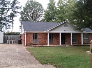879 Hunters Retreat Dr, Collierville, TN 38017