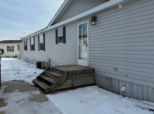 154 Meadow Ln, Port Huron, MI