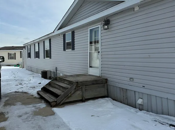 154 Meadow Ln, Port Huron, MI 48060