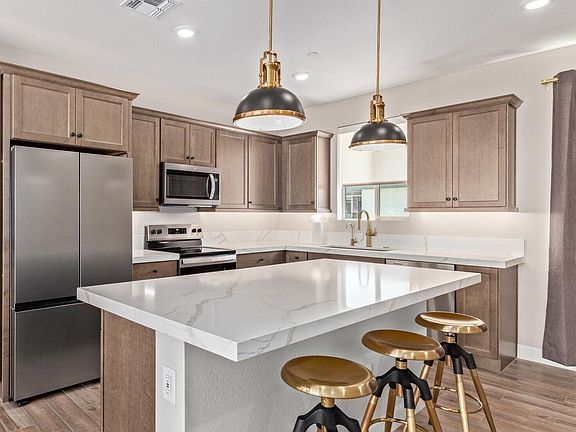 5th image of 2121 W SONORAN DESERT Drive W #107
