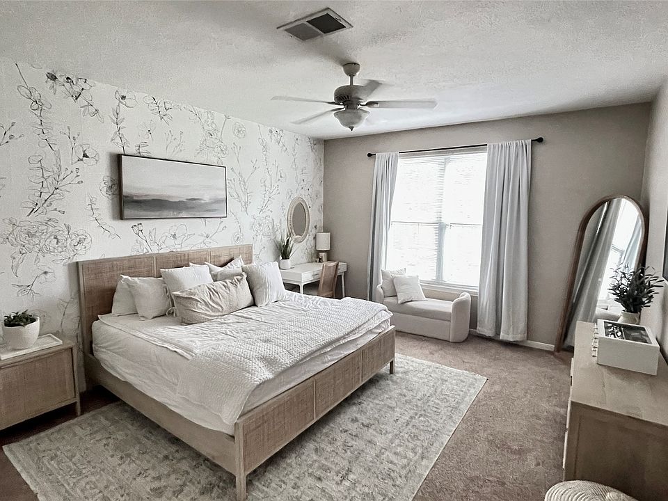 1st image of 1602 Stoney Park Dr #1602