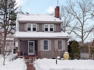 4 Damson St, Garden City, NY 11530
