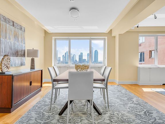 4th image of 25 Sutton Pl S APT 18K